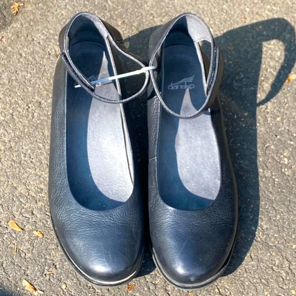dansko jenna ankle strap flat